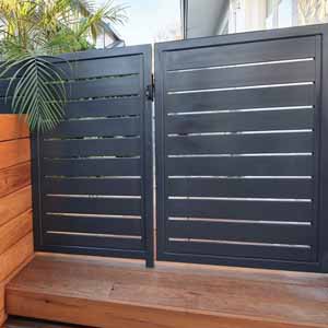 Slatted Gate and Fixed Panel